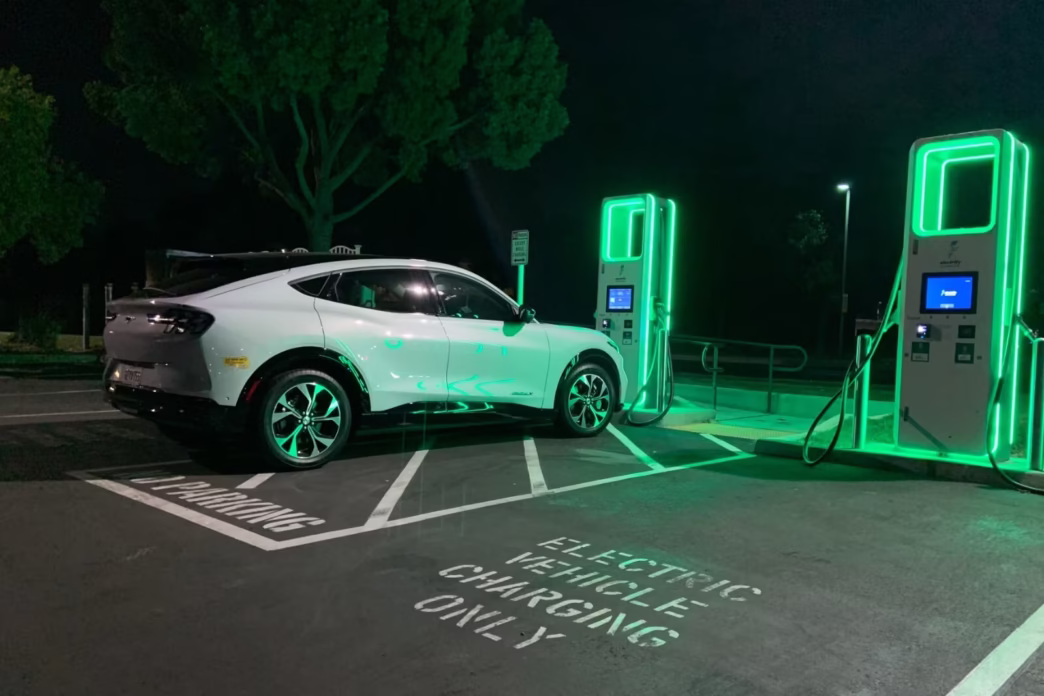 ¿Qué tener en cuenta a la hora de comprar un carro eléctrico?